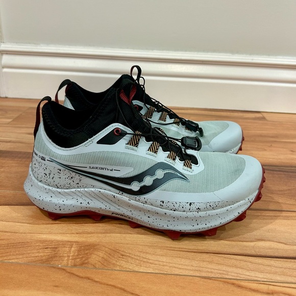 Trail running shoes - Picture 3 of 8